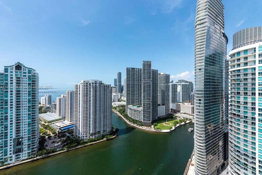 325 S Biscayne Blvd 3915, Miami, Floride 33131, États-Unis
