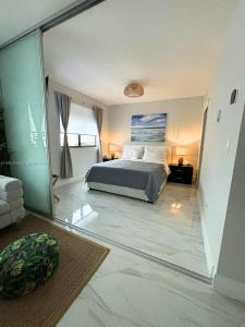 1390 Ocean Dr 502, Miami Beach, Florida 33139, USA