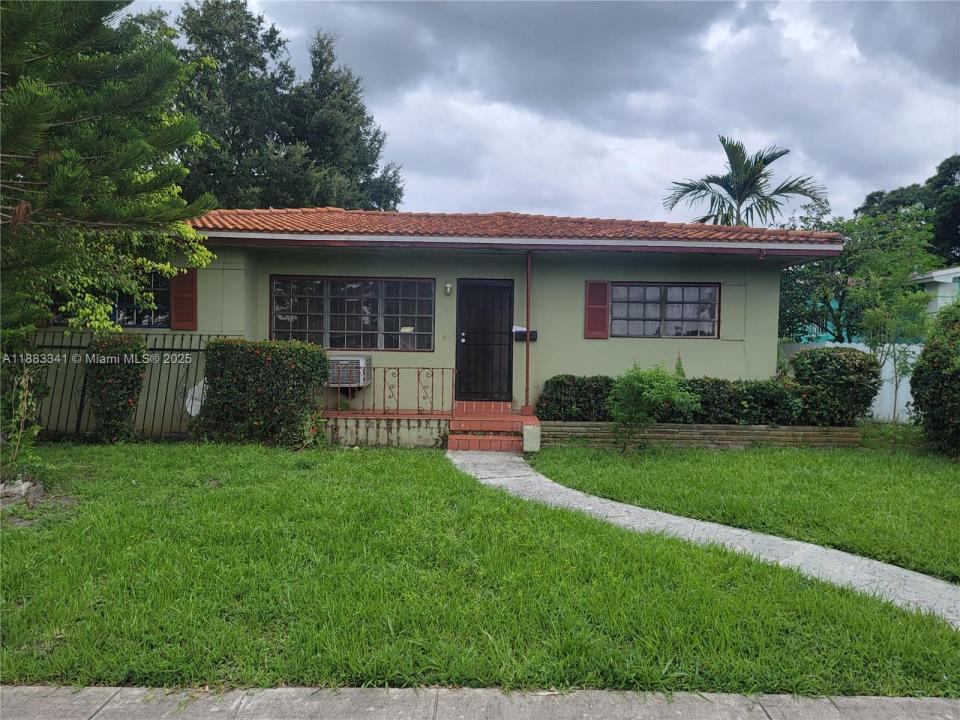 760 NE 147th St, North Miami, Florida 33161, USA