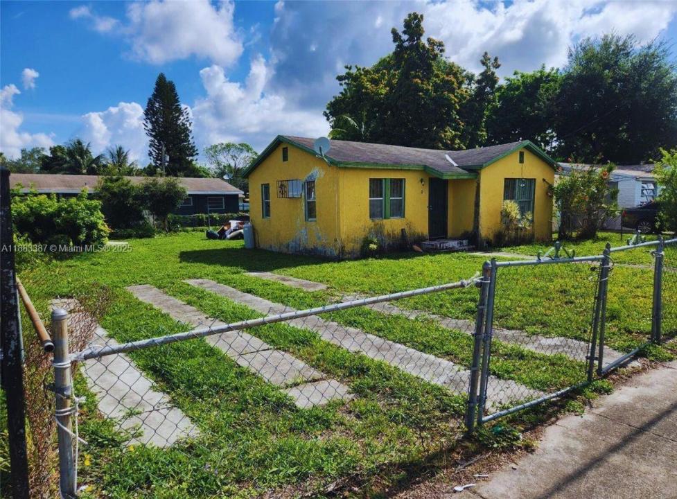 2365 NW 79th Ter, Miami, Florida 33147, Stati Uniti