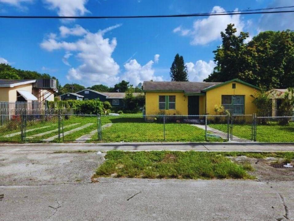 2365 NW 79th Ter, Miami, Florida 33147, Stati Uniti