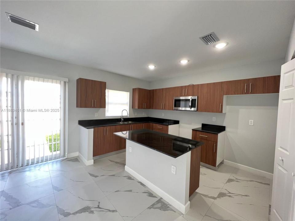 1310 NW 6th Ave C, Florida City, Florida 33034, Amerika Birleşik Devletleri