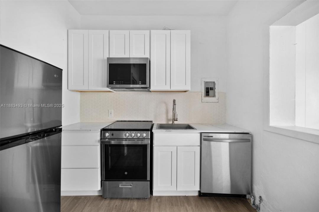 2822 Pine Tree Dr 5, Miami Beach, フロリダ 33140, アメリカ合衆国