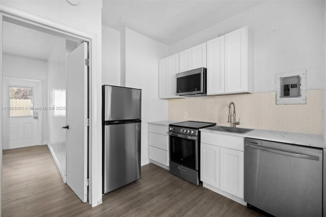 2822 Pine Tree Dr 5, Miami Beach, フロリダ 33140, アメリカ合衆国