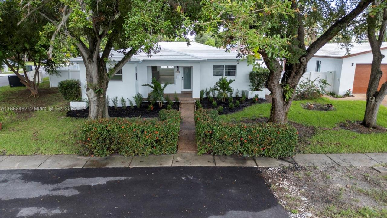 327 SE 2nd Ave, Dania Beach, フロリダ 33004, アメリカ合衆国