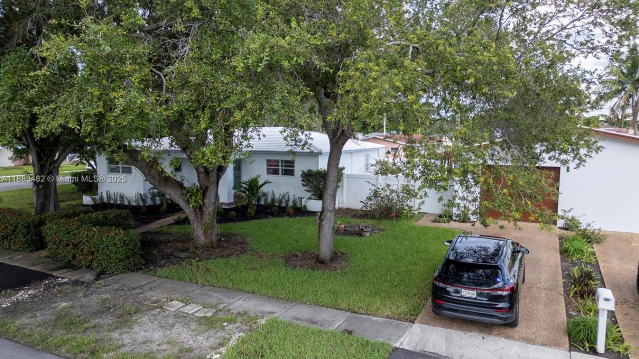327 SE 2nd Ave, Dania Beach, フロリダ 33004, アメリカ合衆国