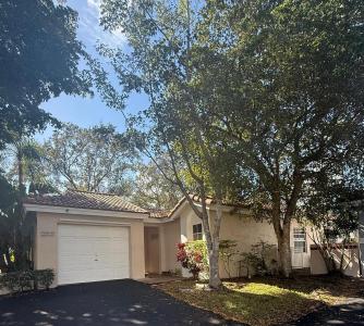 1321 N Seagrape Circle, Weston, Florida 33326, USA
