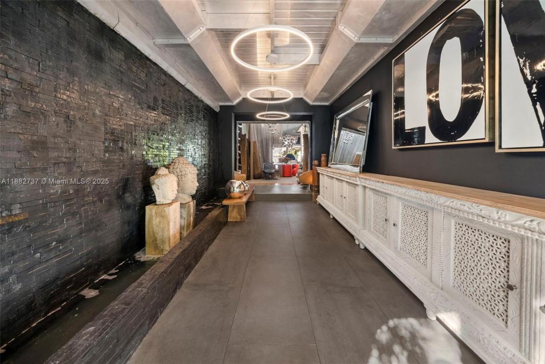 2440 N Shore Ter, Miami Beach, Флорида 33141, Соединенные Штаты