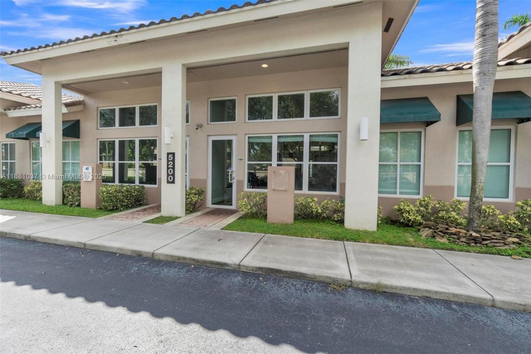 5200 S University Dr 103A, Davie, Floride 33328, États-Unis