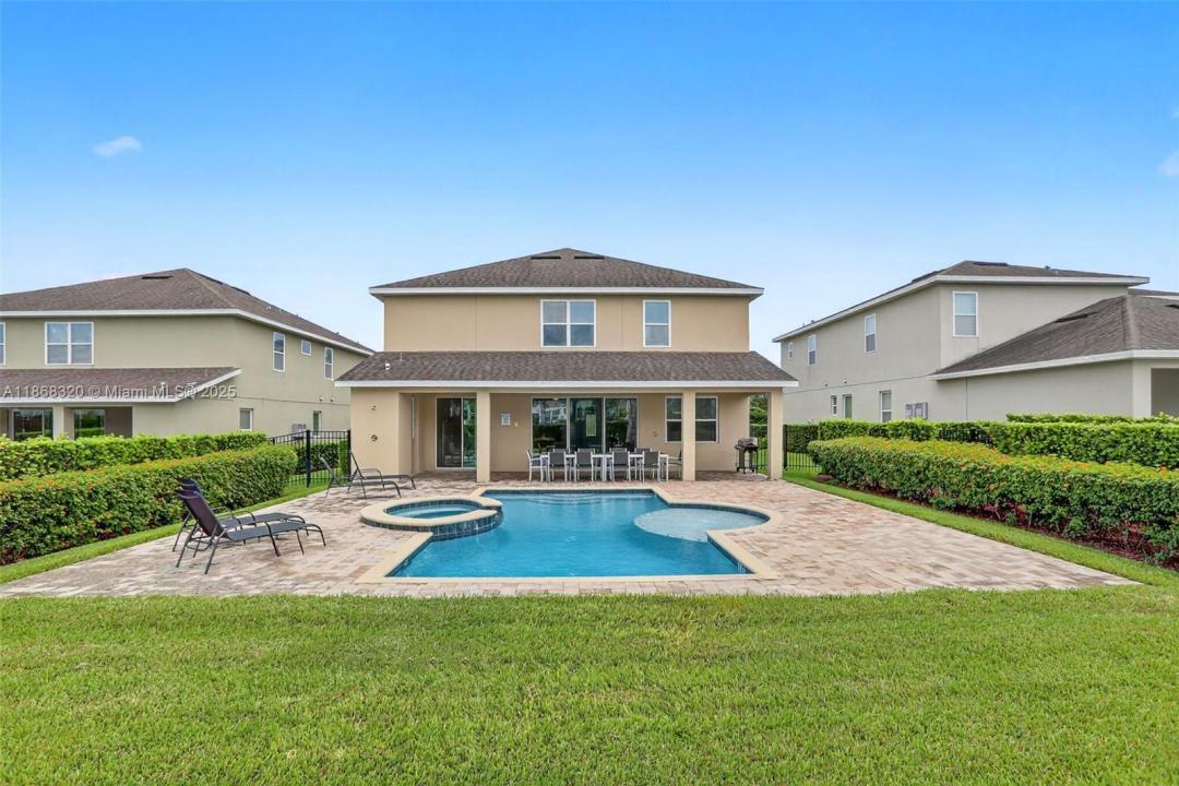 7716 Fairfax, Kissimmee, Floryda 34747, USA