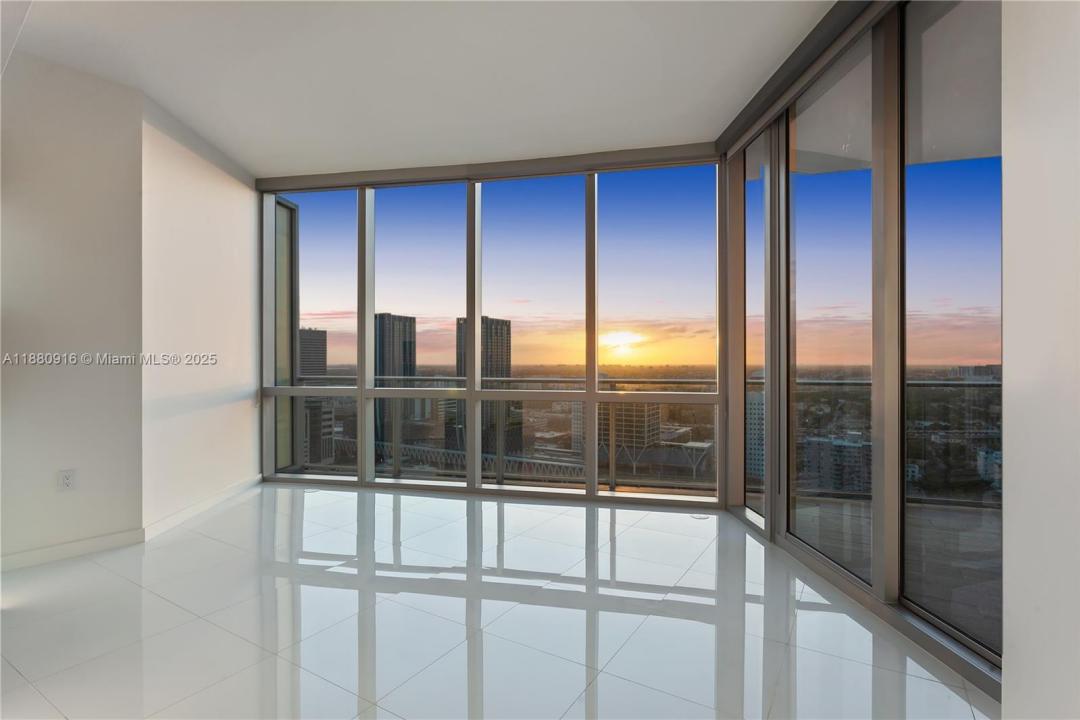851 NE 1st Ave 3010, Miami, Florida 33132