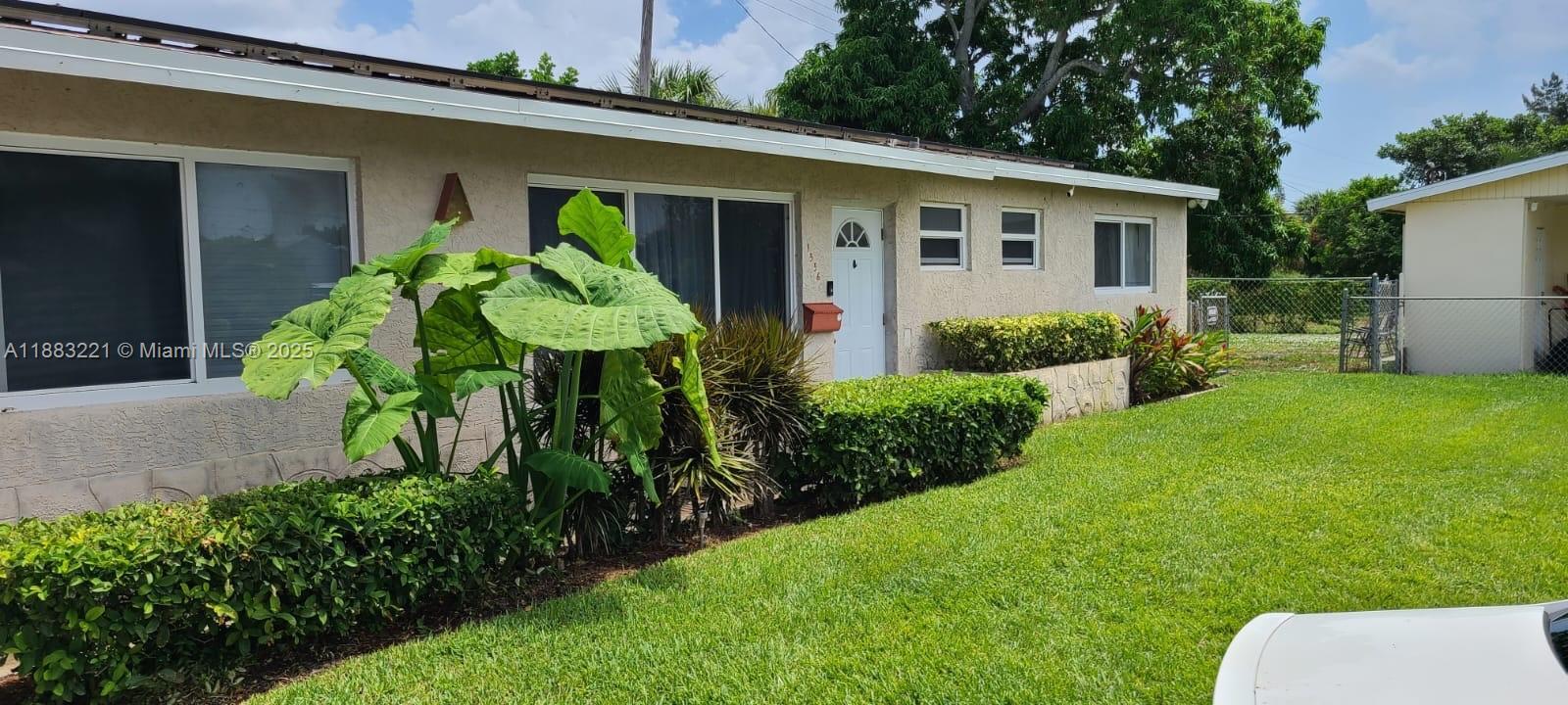 1556 N 24th Ct, Riviera Beach, Florida 33404, HOA KỲ