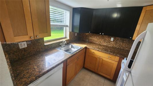 3090 Coral Springs Dr 2, Coral Springs, Florida 33065, USA