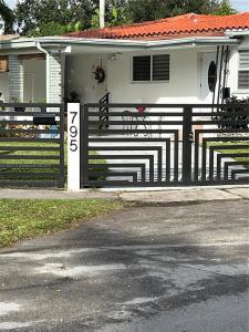 795 NE 146 St, North Miami, Florida 33161, USA