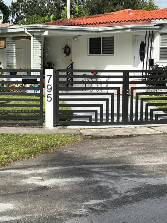 795 NE 146 St, North Miami, Флорида 33161, Соединенные Штаты