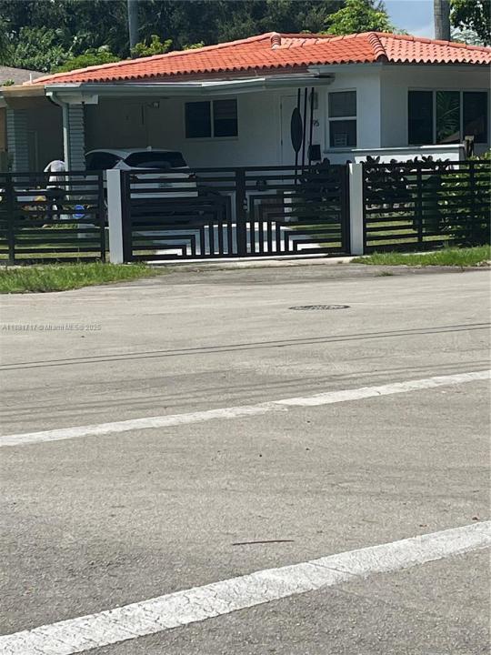 795 NE 146 St, North Miami, Флорида 33161, Соединенные Штаты