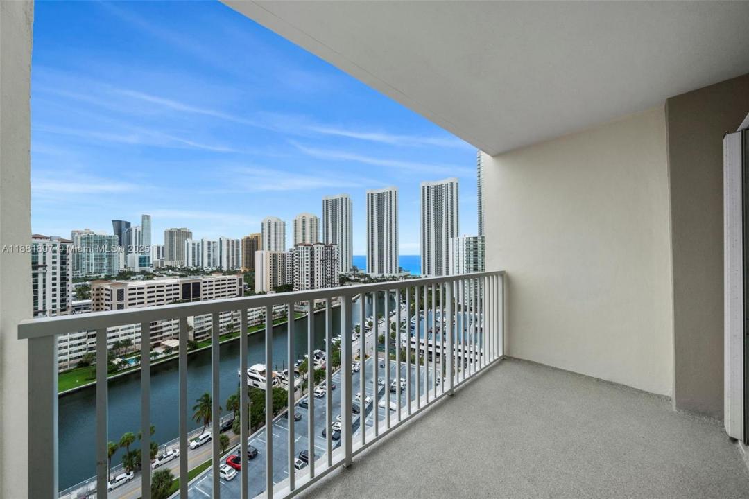 300 Bayview Dr 1711, Sunny Isles Beach, 佛羅里達州 33160, 美國