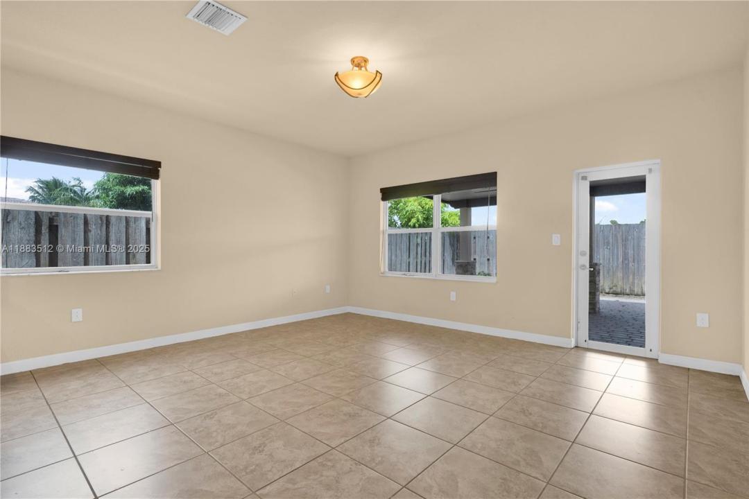 2401 NE 4th St, Homestead, フロリダ 33033, アメリカ合衆国