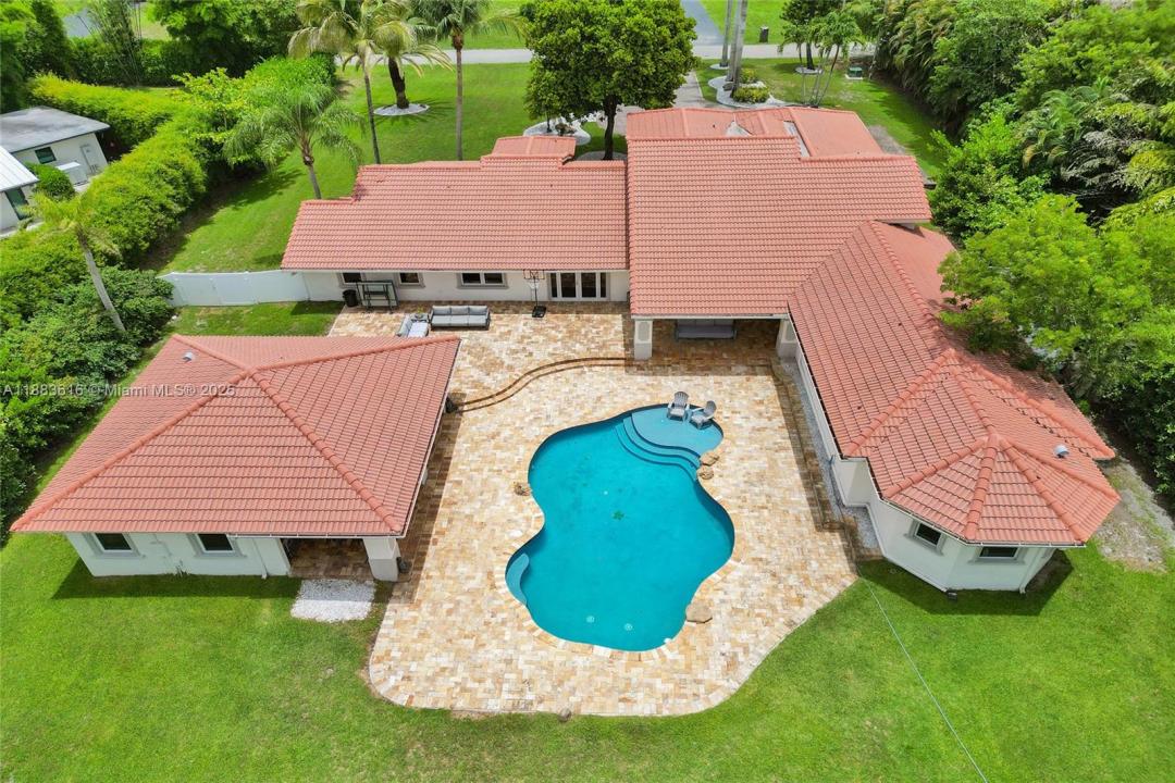 5963 NW 75th Way, Parkland, Florida 33067