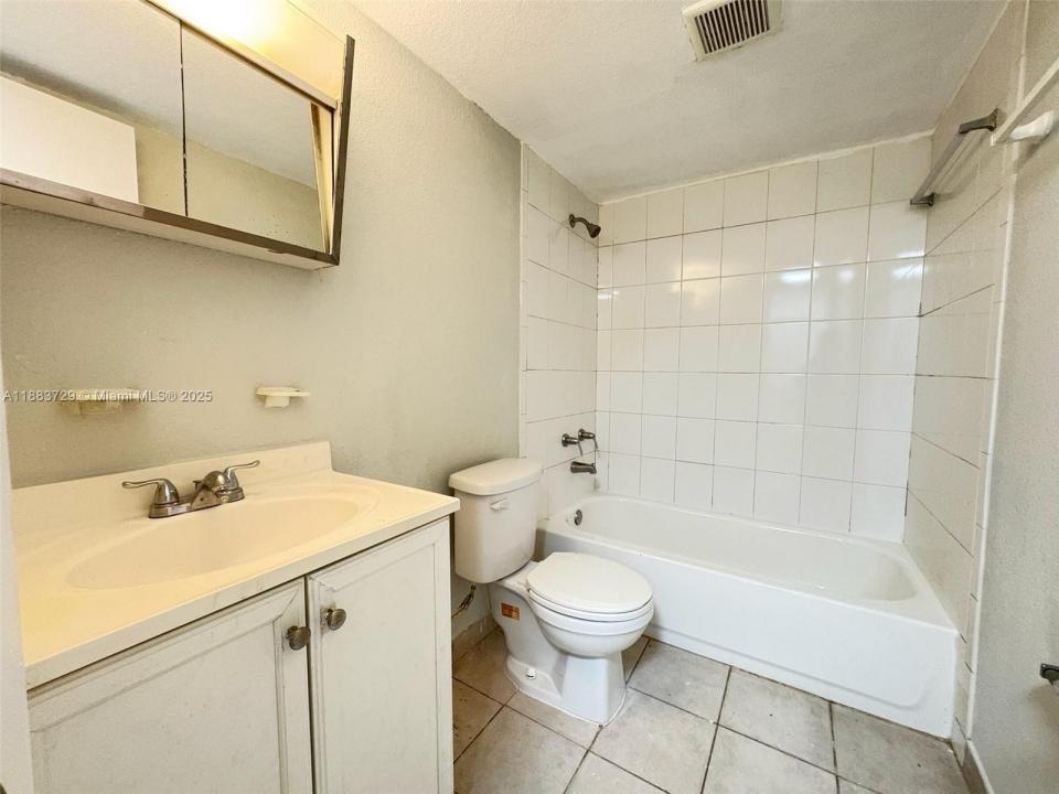 101 NE 41st St E74, Oakland Park, 佛罗里达州 33334, 美国