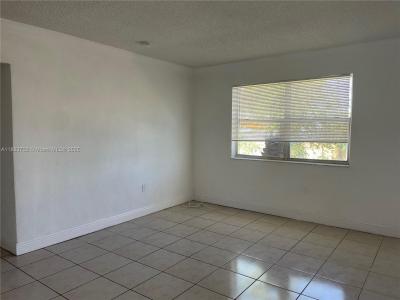 16118 NE 21st Ave 14, North Miami Beach, Florida 33162, USA