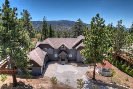 Villa Grove Avenue, Big Bear City, カリフォルニア 92314, アメリカ合衆国