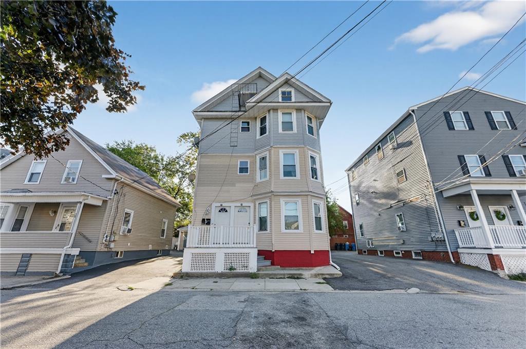 24 Pendleton Street, Cranston, Rhode Island 02920, États-Unis