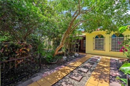 1712 SW 13th St, Miami, Florida 33145, USA