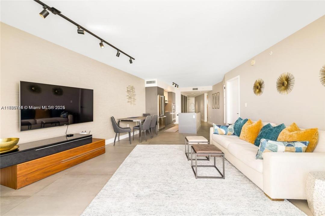 9821 E Bay Harbor Dr 503, Bay Harbor Islands, フロリダ 33154, アメリカ合衆国