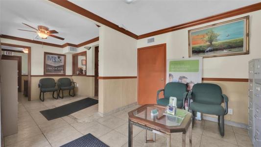 360 NW 183rd St, Miami, Florida 33169