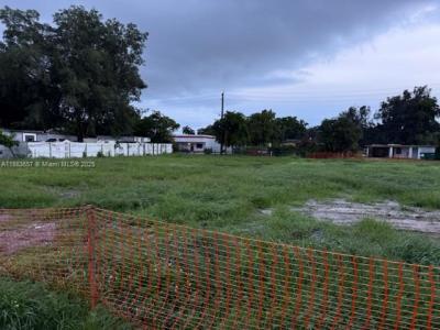 4578 Iris St, West Palm Beach, Florida 33417, USA