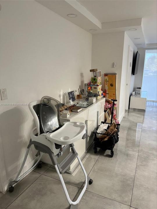 1780 NE 191st St 112-2, Miami, フロリダ 33179, アメリカ合衆国
