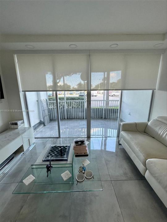1780 NE 191st St 112-2, Miami, フロリダ 33179, アメリカ合衆国