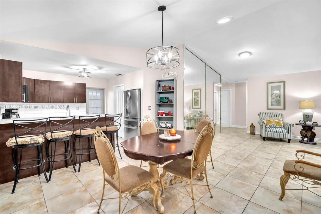16834 NW 70th Ave, Hialeah, Florida 33015, Estados Unidos