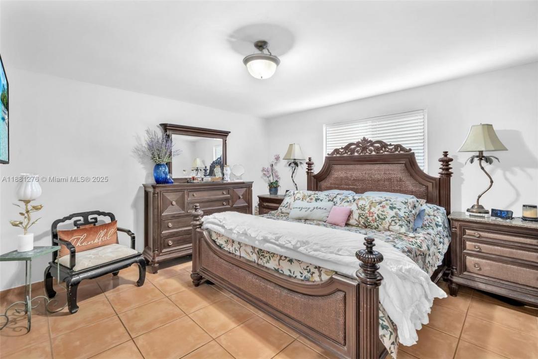 16834 NW 70th Ave, Hialeah, Florida 33015, Estados Unidos