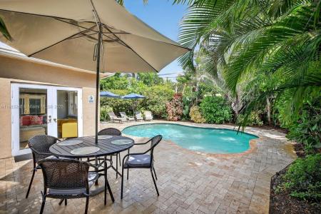 301 NE 48th St, Oakland Park, Florida 33334, USA