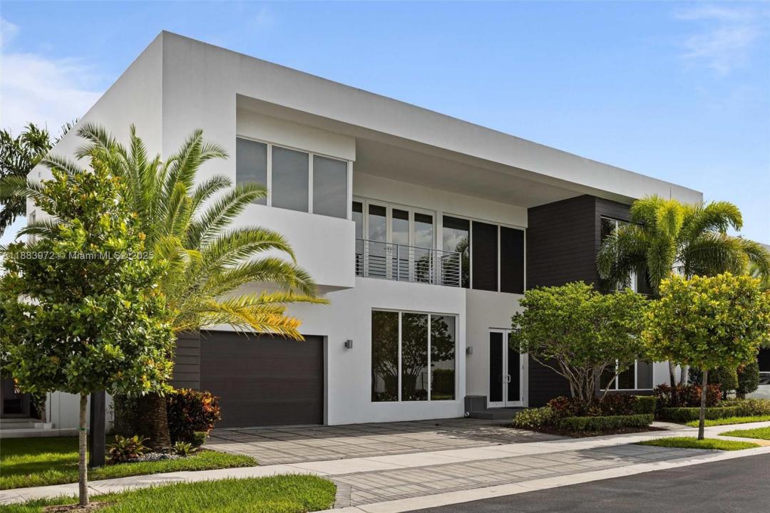 10296 NW 74th Ter, Doral, Floryda 33178, USA