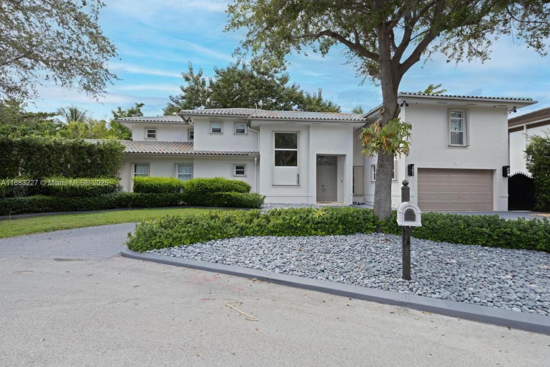 5740 SW 59th Pl, South Miami, פלורידה 33143, ארצות הברית של אמריקה 
