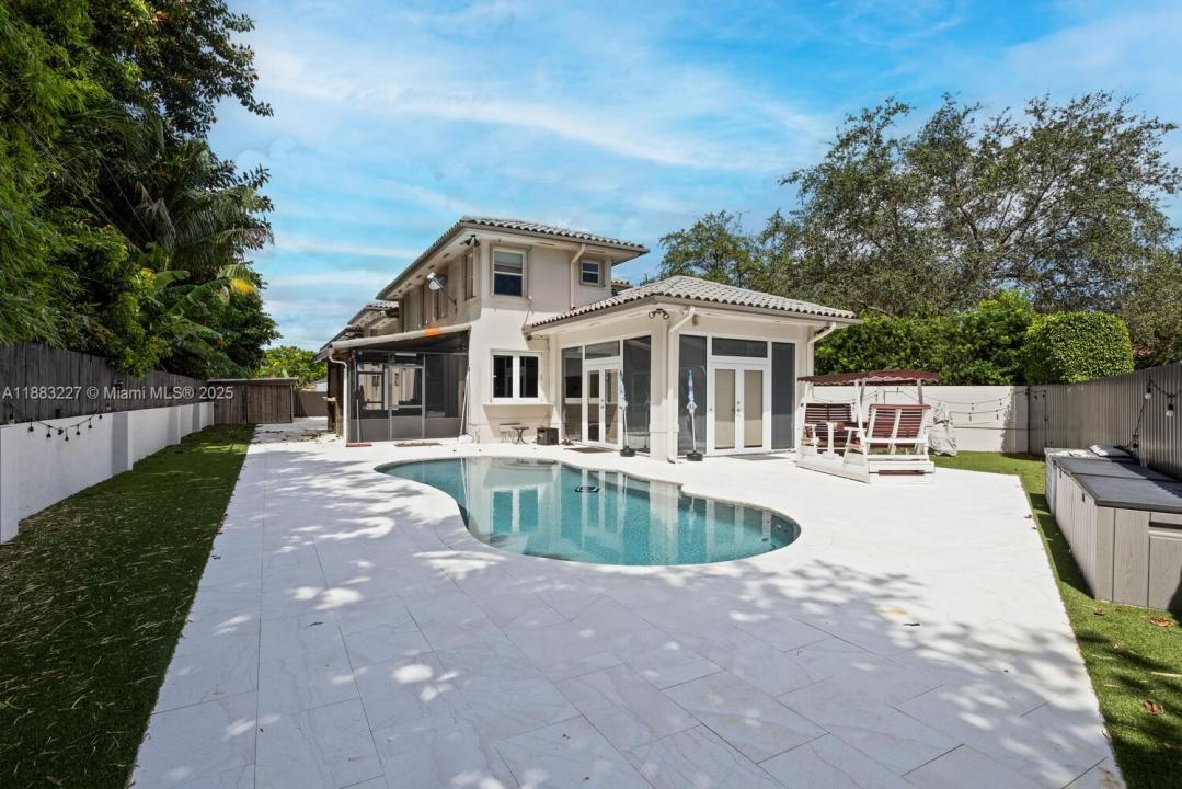 5740 SW 59th Pl, South Miami, פלורידה 33143, ארצות הברית של אמריקה 