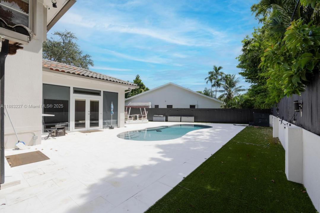 5740 SW 59th Pl, South Miami, פלורידה 33143, ארצות הברית של אמריקה 
