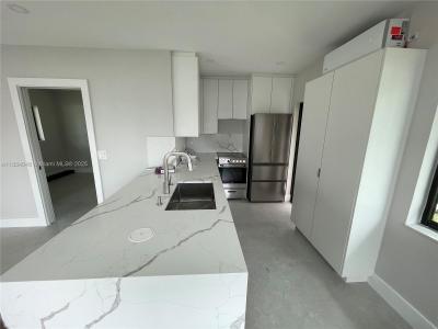 1050 NE 9th Ave 1, Fort Lauderdale, Florida 33304, USA