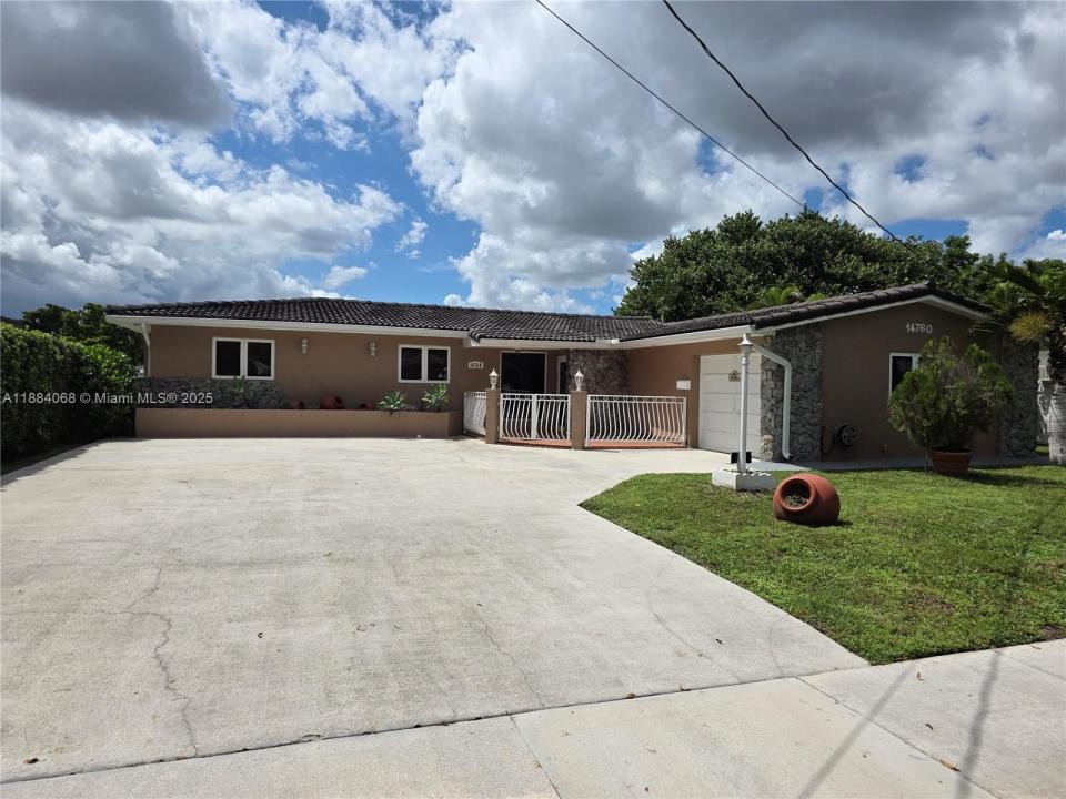 14760 Lewis Rd 14760, Miami Lakes, 佛罗里达州 33014, 美国