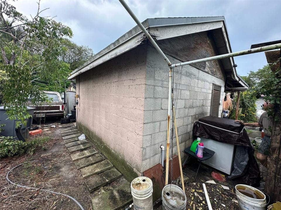 1499 SW 28th Way, Fort Lauderdale, Florida 33312