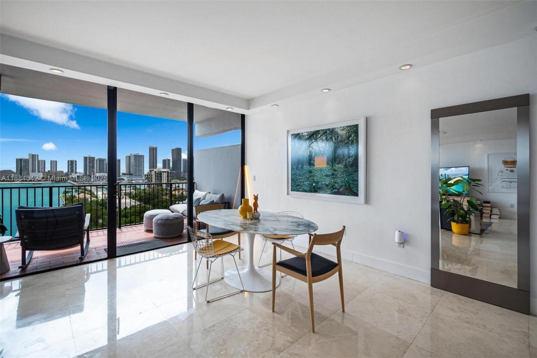 1000 Venetian Way 1108, Miami, Florida 33139, Stati Uniti