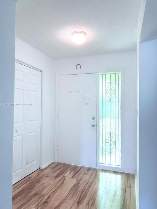 1201 NE 191st St G304, Miami, فلوريدا 33179, الولايات المتحدة