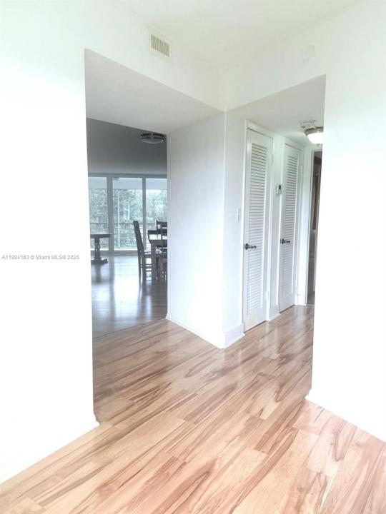 1201 NE 191st St G304, Miami, فلوريدا 33179, الولايات المتحدة