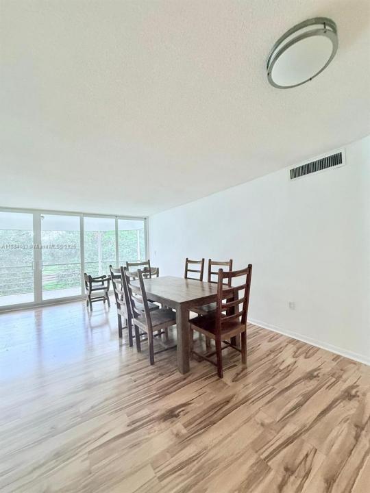 1201 NE 191st St G304, Miami, فلوريدا 33179, الولايات المتحدة