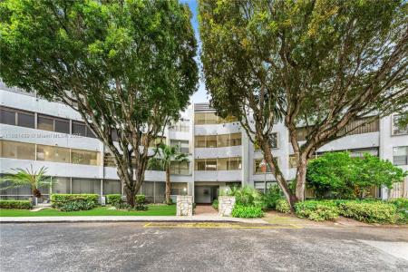10852 N Kendall Dr 203, Miami, Florida 33176, USA