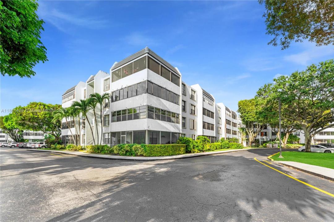 10852 N Kendall Dr 203, Miami, Florida 33176