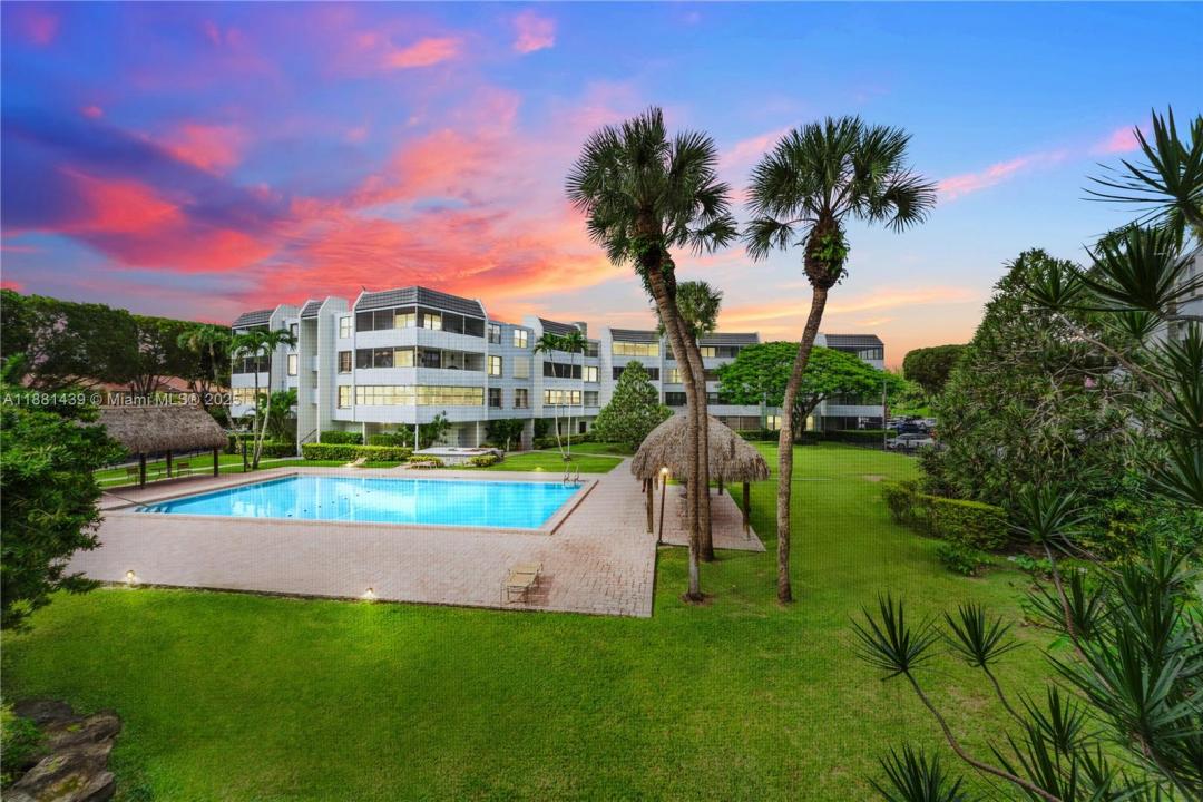 10852 N Kendall Dr 203, Miami, Florida 33176